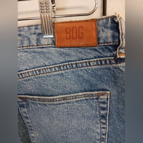 BDG High Rise Mom Jeans Womens W30 L32 Distressed Classic Heavy Denim Stone Wash - Picture 2 of 5